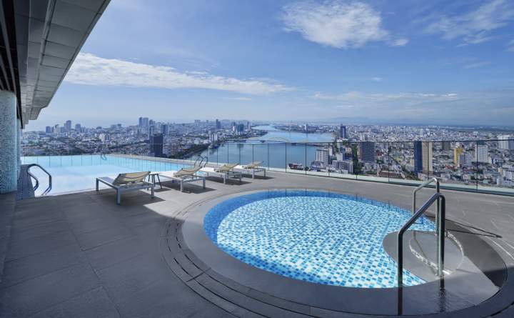 m landmark residences da nang pool